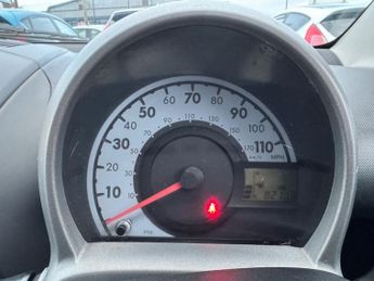 PEUGEOT 107 1.0 12V Urban Hatchback 3dr Petrol Manual Euro 4 (68 ps)