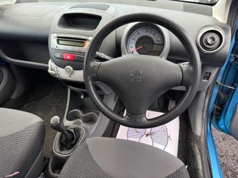 PEUGEOT 107 1.0 12V Urban Hatchback 3dr Petrol Manual Euro 4 (68 ps)