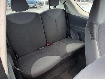 PEUGEOT 107 1.0 12V Urban Hatchback 3dr Petrol Manual Euro 4 (68 ps)