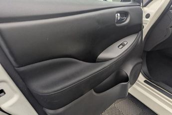 NISSAN LEAF 39kWh Acenta Hatchback 5dr Electric Auto (150 ps)