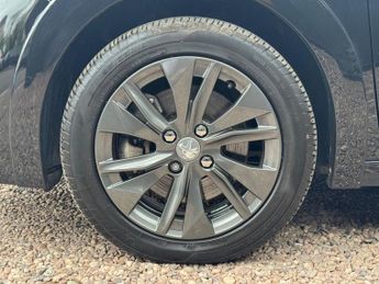 PEUGEOT E-208 50kWh Allure Premium + Hatchback 5dr Auto 