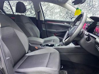 VOLKSWAGEN GOLF 1.0 eTSI MHEV Active Hatchback 5dr Petrol Hybrid DSG Euro 6 (s/s