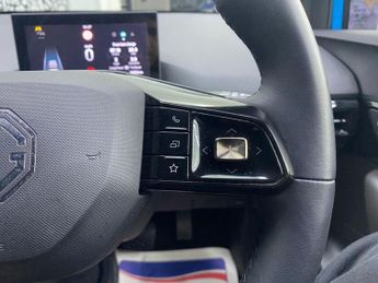 MG 1100 64kWh Trophy Long Range Hatchback 5dr Electric Auto (203 ps)