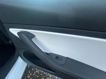 TESLA Model 3 (Dual Motor) Long Range Saloon 4dr Electric Auto 4WDE (346 ps)