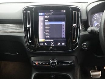 VOLVO XC40 1.5 T3 R-Design SUV 5dr Petrol Auto Euro 6 (s/s) (163 ps)