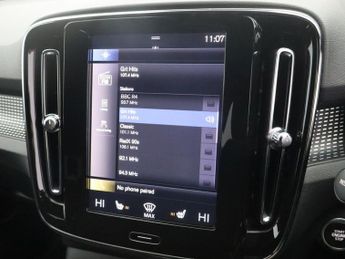 VOLVO XC40 1.5 T3 R-Design SUV 5dr Petrol Auto Euro 6 (s/s) (163 ps)