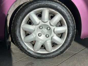 PEUGEOT 107 1.0 12V Active Hatchback 3dr Petrol Manual Euro 5 (68 ps)