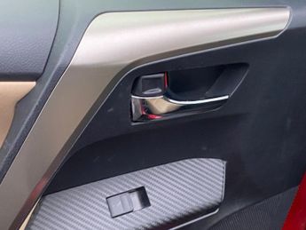 TOYOTA RAV4 2.2 D-4D Invincible SUV 5dr Diesel Manual 4WD Euro 5 (150 ps)