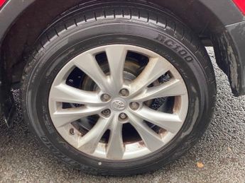 TOYOTA RAV4 2.2 D-4D Invincible SUV 5dr Diesel Manual 4WD Euro 5 (150 ps)