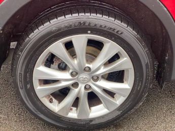 TOYOTA RAV4 2.2 D-4D Invincible SUV 5dr Diesel Manual 4WD Euro 5 (150 ps)