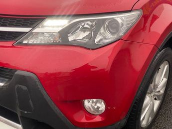 TOYOTA RAV4 2.2 D-4D Invincible SUV 5dr Diesel Manual 4WD Euro 5 (150 ps)