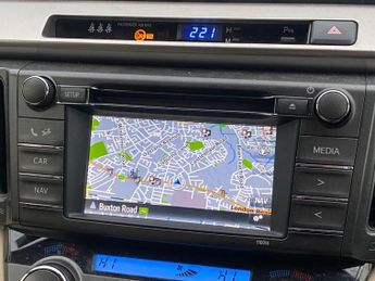 TOYOTA RAV4 2.2 D-4D Invincible SUV 5dr Diesel Manual 4WD Euro 5 (150 ps)