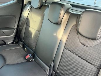 RENAULT CLIO 1.5 dCi Dynamique S Nav Hatchback 5dr Diesel EDC Euro 6 (s/s) (9