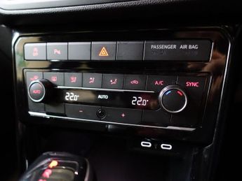 VOLKSWAGEN T-CROSS 1.0 TSI R-Line SUV 5dr Petrol DSG Euro 6 (s/s) (110 ps)