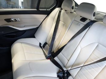 BMW 3 SERIES 2.0 320i M Sport Saloon 4dr Petrol Auto Euro 6 (s/s) (184 ps)