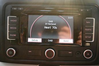 VOLKSWAGEN SHARAN 2.0 TDI BlueMotion Tech SEL MPV 5dr Diesel DSG Euro 5 (s/s) (177