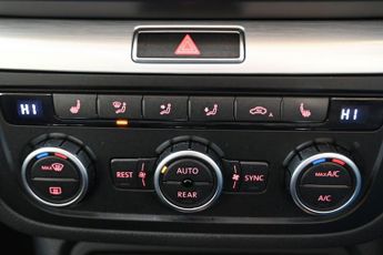 VOLKSWAGEN SHARAN 2.0 TDI BlueMotion Tech SEL MPV 5dr Diesel DSG Euro 5 (s/s) (177