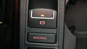 VOLKSWAGEN SHARAN 2.0 TDI BlueMotion Tech SEL MPV 5dr Diesel DSG Euro 5 (s/s) (177