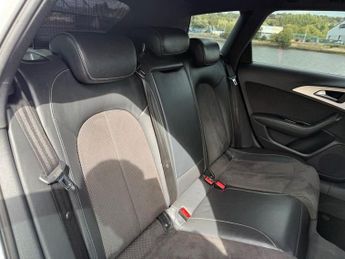 AUDI A6 AVANT 2.0 TDI ultra S line Estate 5dr Diesel S Tronic Euro 6 (s/s) (19