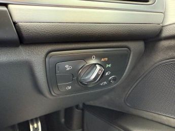 AUDI A6 AVANT 2.0 TDI ultra S line Estate 5dr Diesel S Tronic Euro 6 (s/s) (19