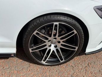 AUDI A6 AVANT 2.0 TDI ultra S line Estate 5dr Diesel S Tronic Euro 6 (s/s) (19