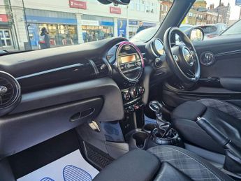 MINI HATCH AUTOMATIC 1.5 Cooper Hatchback 3dr Petrol Auto Euro 6 (s/s) (136