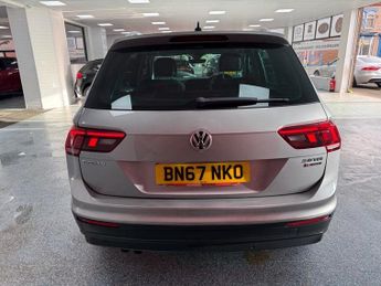 VOLKSWAGEN TIGUAN 2.0 TDI SE Navigation SUV 5dr Diesel DSG 4Motion Euro 6 (s/s) (1