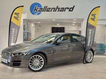 JAGUAR XE 2.0d Portfolio Saloon 4dr Diesel Auto AWD Euro 6 (s/s) (240 ps)
