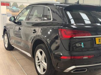 AUDI Q5 2.0 TFSI 45 S line SUV 5dr Petrol S Tronic quattro Euro 6 (s/s) 