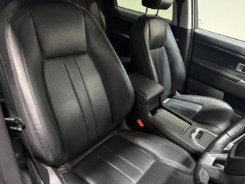 LAND ROVER DISCOVERY SPORT 2.0 TD4 HSE Black SUV 5dr Diesel Auto 4WD Euro 6 (s/s) (180 ps)