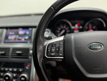 LAND ROVER DISCOVERY SPORT 2.0 TD4 HSE Black SUV 5dr Diesel Auto 4WD Euro 6 (s/s) (180 ps)