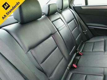 MERCEDES-BENZ E-CLASS 2.1 E200 CDI BlueEfficiency SE Saloon 4dr Diesel G-Tronic+ Euro 