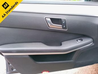 MERCEDES-BENZ E-CLASS 2.1 E200 CDI BlueEfficiency SE Saloon 4dr Diesel G-Tronic+ Euro 
