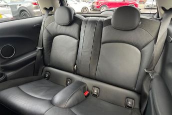 MINI HATCH 1.5 Cooper Classic Hatchback 3dr Petrol Steptronic Euro 6 (s/s) 