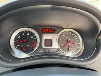 RENAULT CLIO 1.2 Dynamique TomTom Hatchback 5dr Petrol Manual Euro 4 (75 ps)