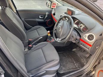 RENAULT CLIO 1.2 Dynamique TomTom Hatchback 5dr Petrol Manual Euro 4 (75 ps)