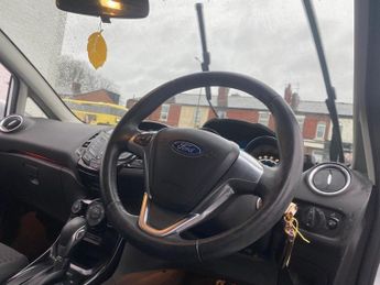 FORD FIESTA 1.6 Zetec Hatchback 5dr Petrol Powershift Euro 5 (105 ps)