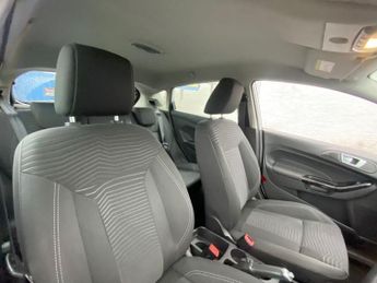 FORD FIESTA 1.6 Zetec Hatchback 5dr Petrol Powershift Euro 5 (105 ps)