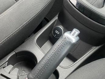 FORD FIESTA 1.6 Zetec Hatchback 5dr Petrol Powershift Euro 5 (105 ps)