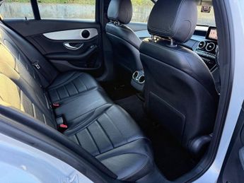 MERCEDES-BENZ C-CLASS 2.1 C220 BlueTEC Sport Saloon 4dr Diesel G-Tronic+ Euro 6-2 FORM