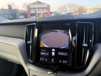 VOLVO XC60 2.0 B4 MHEV Inscription SUV 5dr Diesel Hybrid Auto AWD-2 OWNER C