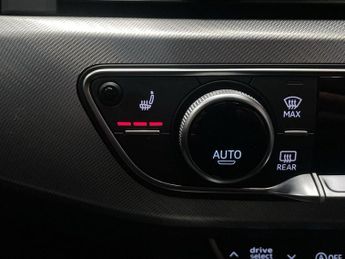 AUDI A4 2.0 TFSI 35 Technik Saloon 4dr Petrol S Tronic Euro 6 (s/s) (150