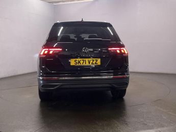 VOLKSWAGEN TIGUAN ALLSPACE 2.0 TDI Life SUV 5dr Diesel DSG Euro 6 (s/s) (150 ps)