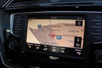 VOLKSWAGEN TOURAN 1.6 TDI BlueMotion Tech SE Family MPV 5dr Diesel DSG Euro 6 (s/s