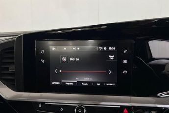 VAUXHALL MOKKA ELECTRIC 50kWh SE Nav Premium SUV 5dr Electric Auto (136 ps) Panoramic Re