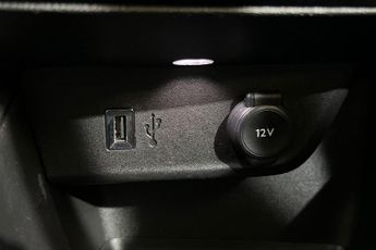 VAUXHALL MOKKA ELECTRIC 50kWh SE Nav Premium SUV 5dr Electric Auto (136 ps) Panoramic Re