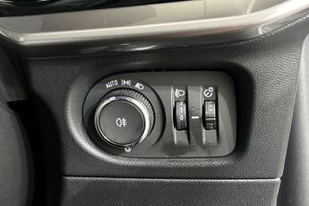 VAUXHALL MOKKA ELECTRIC 50kWh SE Nav Premium SUV 5dr Electric Auto (136 ps) Panoramic Re