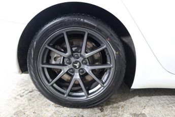 TESLA Model 3 (Dual Motor) Long Range Auto 4WDE 4dr