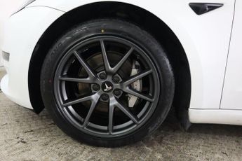 TESLA Model 3 (Dual Motor) Long Range Auto 4WDE 4dr