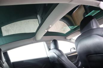 TESLA Model 3 (Dual Motor) Long Range Auto 4WDE 4dr